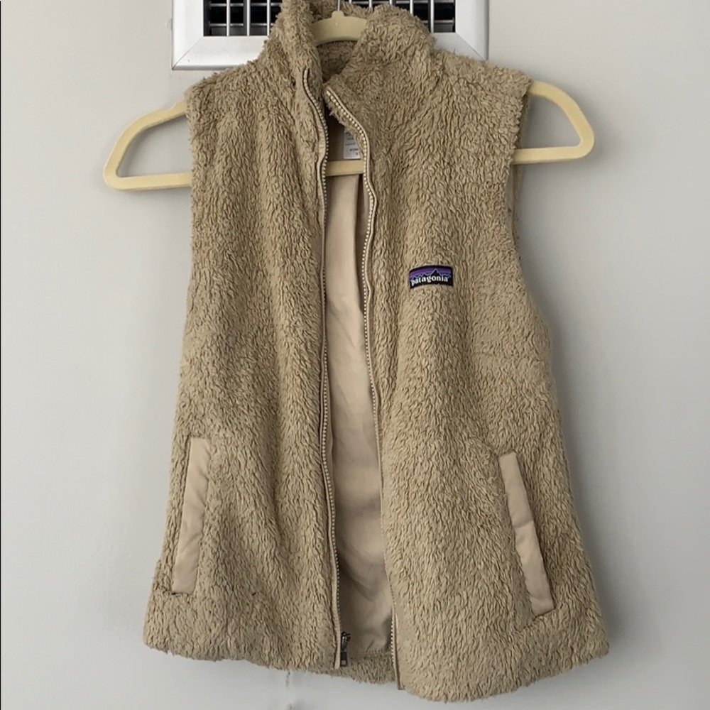Patagonia tan fuzzy vest